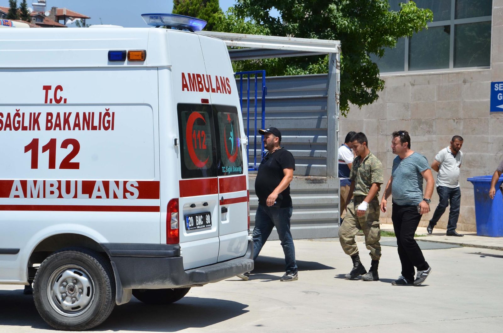 Denizli'de 500 asker teslim oldu