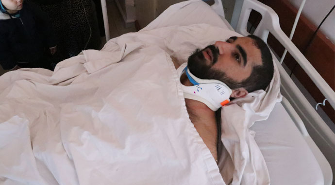 Yaralı depremzede, yaşadıklarını anlattı: Bizi iğne deliğinden çıkardılar