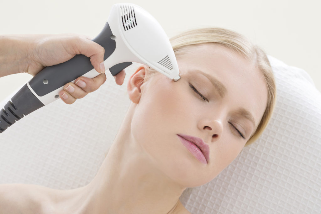 Genç görünmenin yolları (10 yaş genç gösteren yöntem)