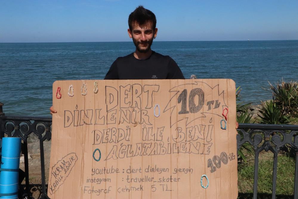 Şehir şehir gezip, kendisini ağlatabilene para dağıtıyor