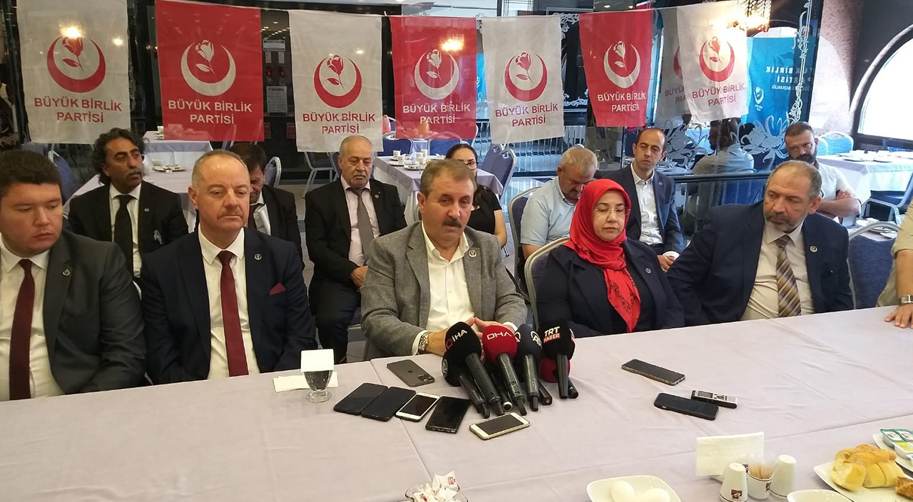 BBP lideri Destici'den 'adaylık' açıklaması: Kılıçdaroğlu'nun hakkı BBP lideri Destici'den 'adaylık' açıklaması: Kılıçdaroğlu'nun hakkı