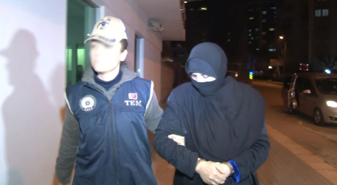 DEAŞ'lı infazcı babanın diğer oğlu ve karısı da yakalandı