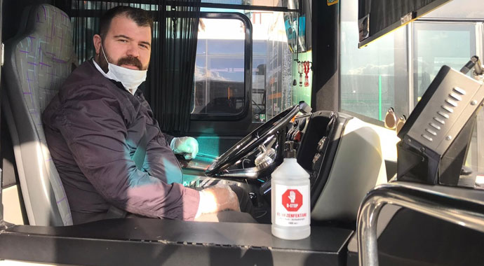İstanbul'da önlemler artıyor! Özel halk otobüslerine dezenfektan kutuları yerleştirildi