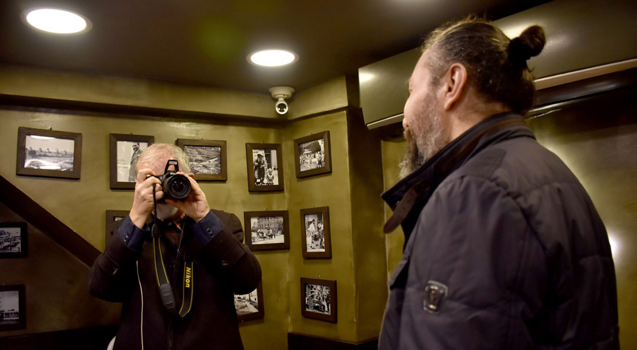 Görme engelli gazeteci engellilerin sesi oluyor