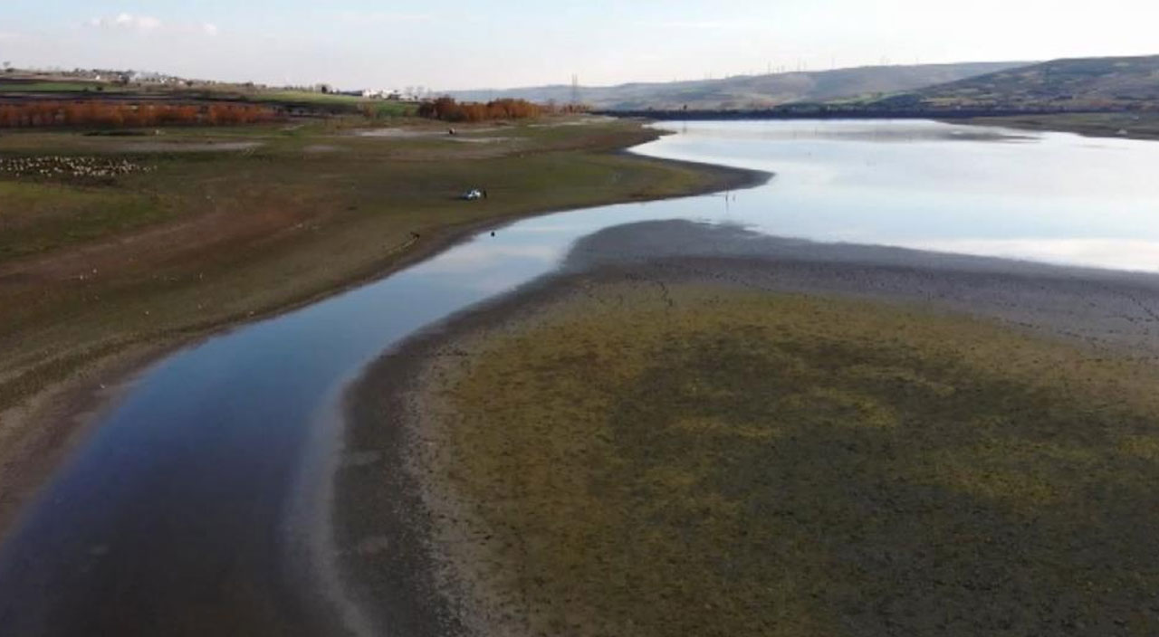 Sazlıdere barajında sular çekildi baraj dereye dönüştü