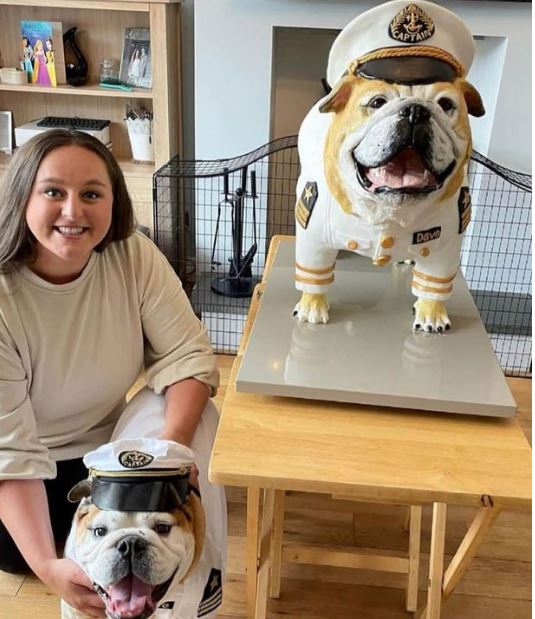 Doğum günü kutlaması için gerçek boyutlu pastasını yaptı