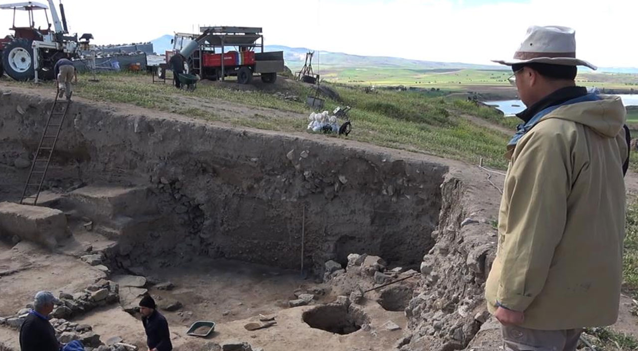 Toprak altından ‘saray’ çıktı: Anadolu’nun en eskilerinden!