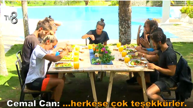 Survivor'da yarışmacılar birbirine girdi! Bir kişi oyundan diskalifiye edildi