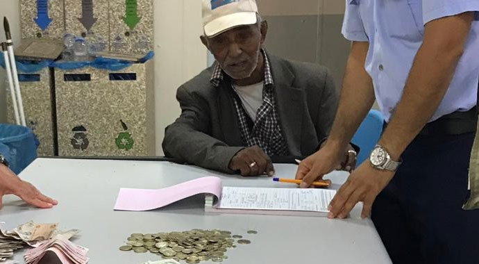 Dilenciden çıkan para ‘bu kadar da olmaz’ dedirtti