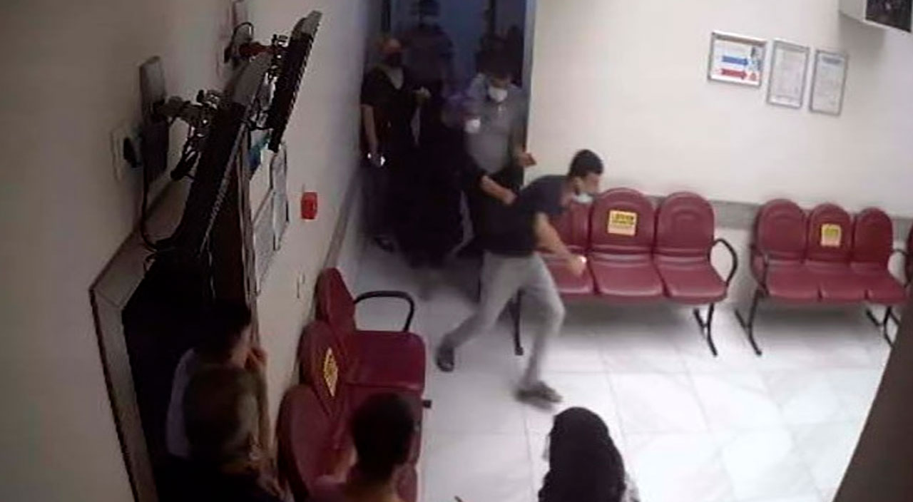 Diş tedavisini beğenmeyince ortalığı birbirine kattı. Önce doktora sonra aracına saldırdı