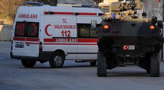 Diyarbakır'daki bombalı saldırıdan acı haber geldi: 1 polis şehit