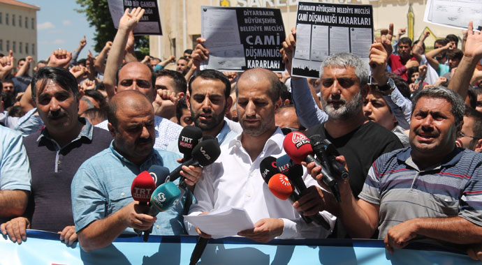 Diyarbakır’da cami yıkımı ve sahabe İyaz bin Ganem Caddesi isminin değiştirilme girişimine tepki