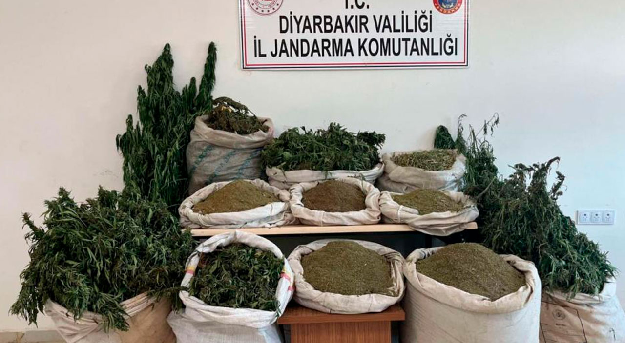 Teröre bir darbe daha: Diyarbakır'da ele geçirildi tam 2 milyon 293 bin...