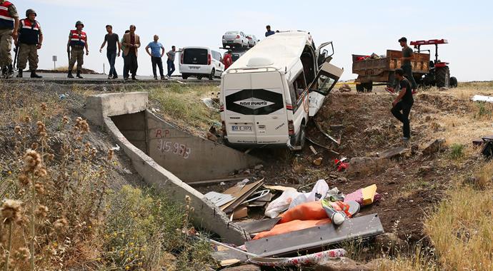 Diyarbakır'da korkunç kaza, 6 kişi hayatını kaybetti