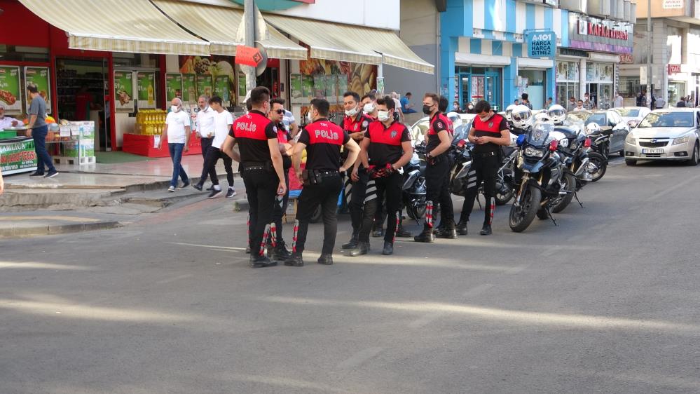 Husumetliler birbirine girdi: 5 kişi hastanelik, 10 kişi karakolluk oldu