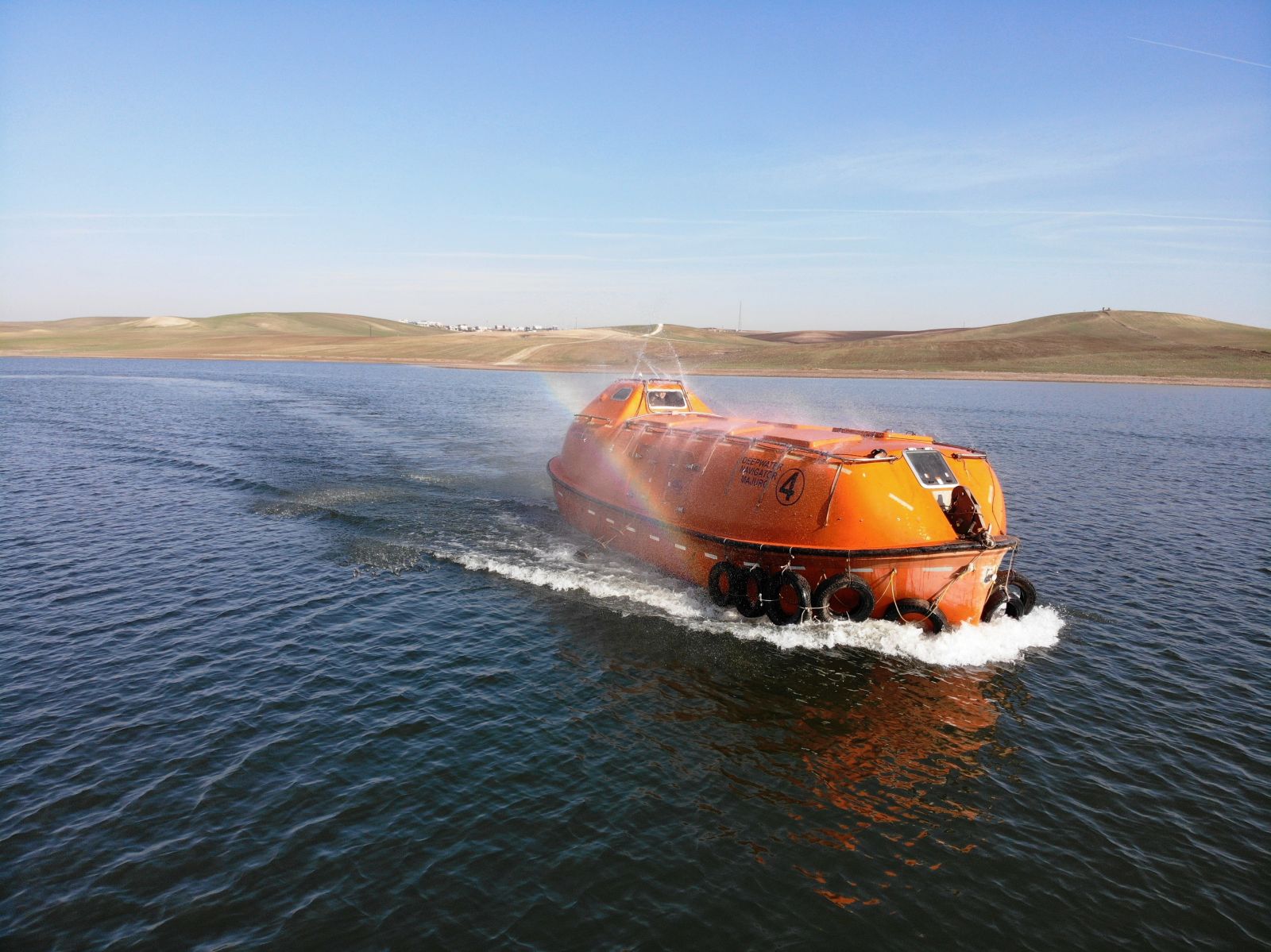Denizi olmayan Diyarbakır'da denizaltı ile ulaşımı sağlıyorlar