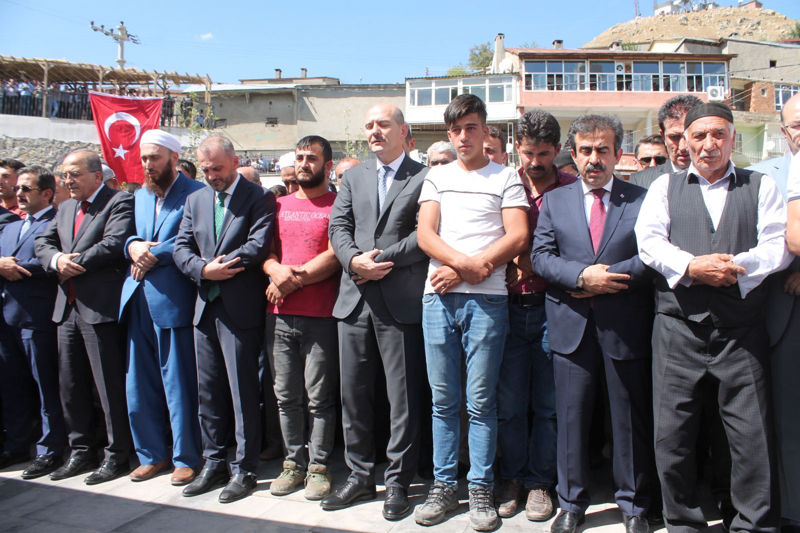 Diyarbakır şehitlerini uğurladı...