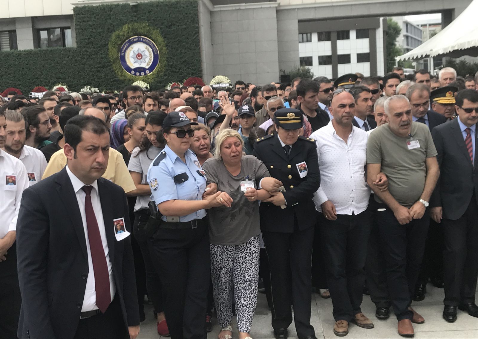 DEAŞ’lı teröristin saldırısında şehit düşen Sinan Acar için veda töreni