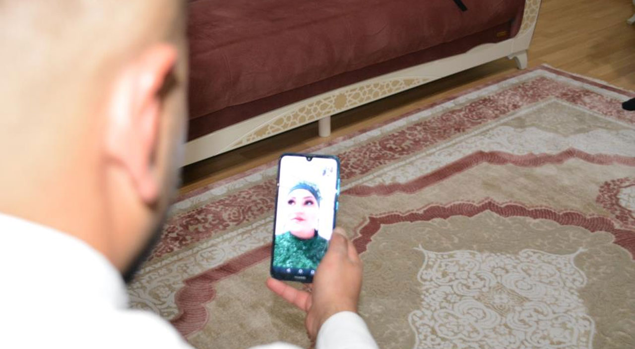 Vize alamayınca düğüne telefonla katıldı: Adı ‘online damat’ kaldı