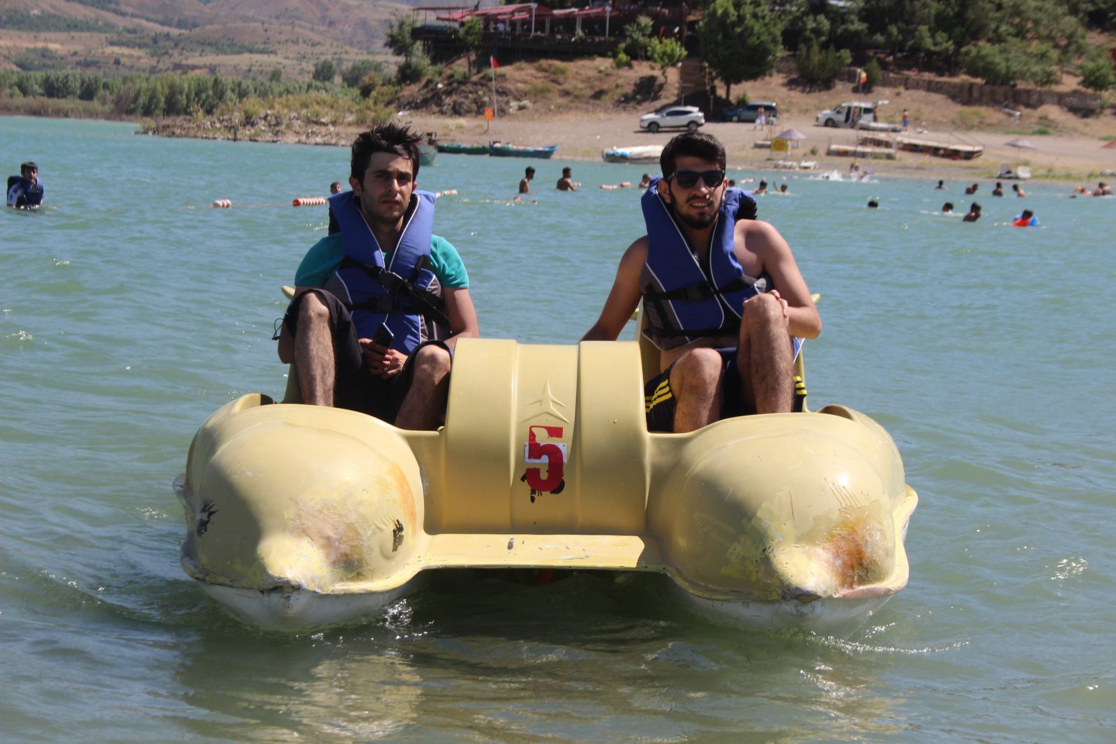 Havalar ısındı, 'Doğu'nun denizi' doldu taştı