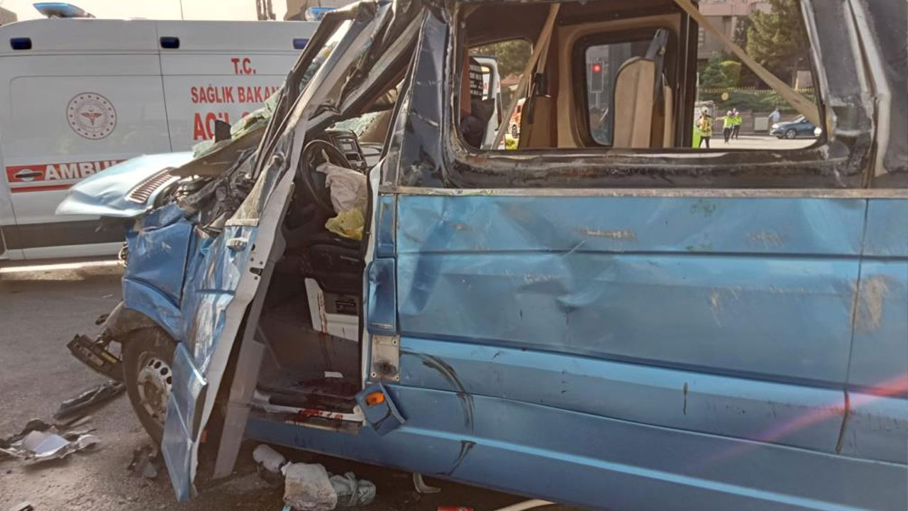 Otomobilin çarptığı dolmuş defalarca takla attı: Çok sayıda yaralı var