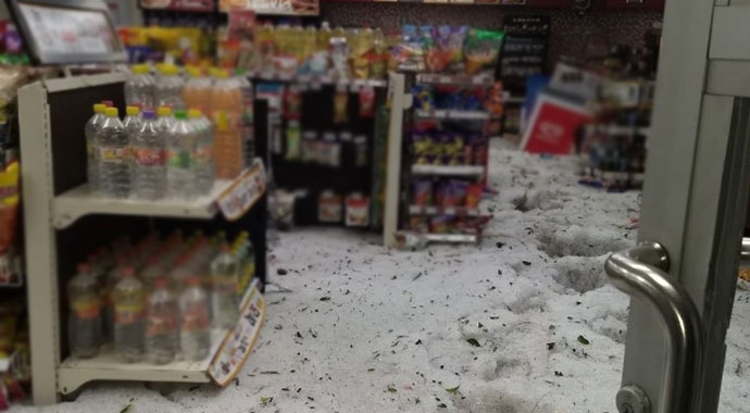 Meksika'da dolu fırtınası! Şehir buzla kaplandı Meksika'da dolu fırtınası! Şehir buzla kaplandı