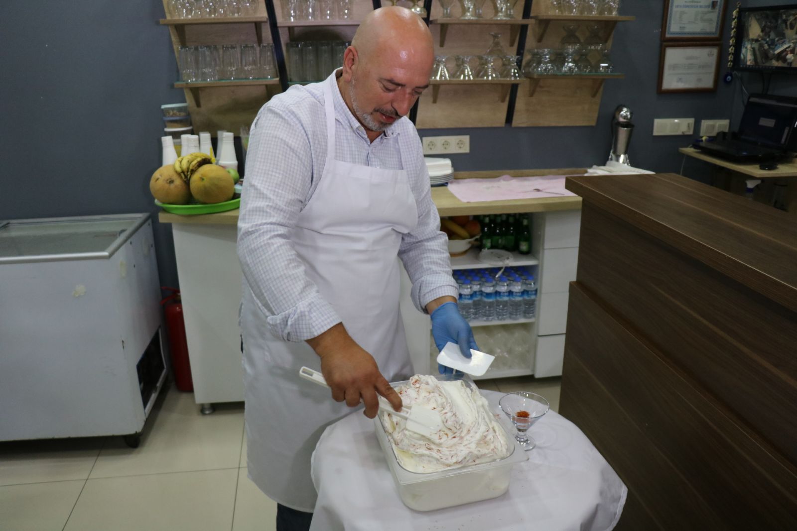 Bu dondurmanın bir topu 100 lira