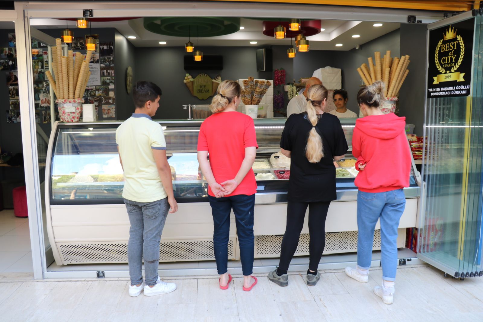 Bu dondurmanın bir topu 100 lira