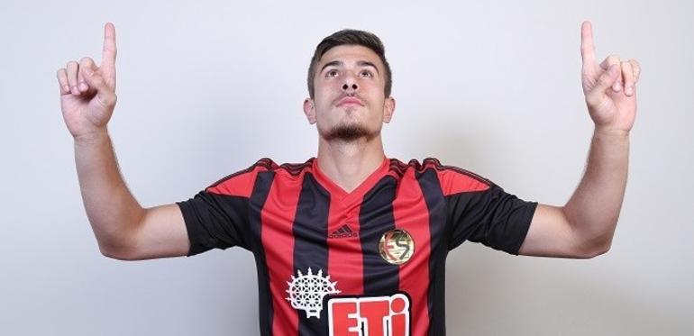 Beşiktaş'tan bomba transfer! Dorukhan Toköz'den üç yıllık imza