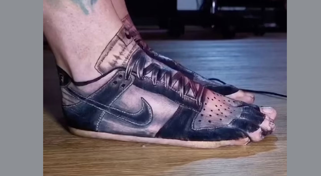 Ayakkabıya para yetiştiremeyince çareyi ilginç yöntemde buldu