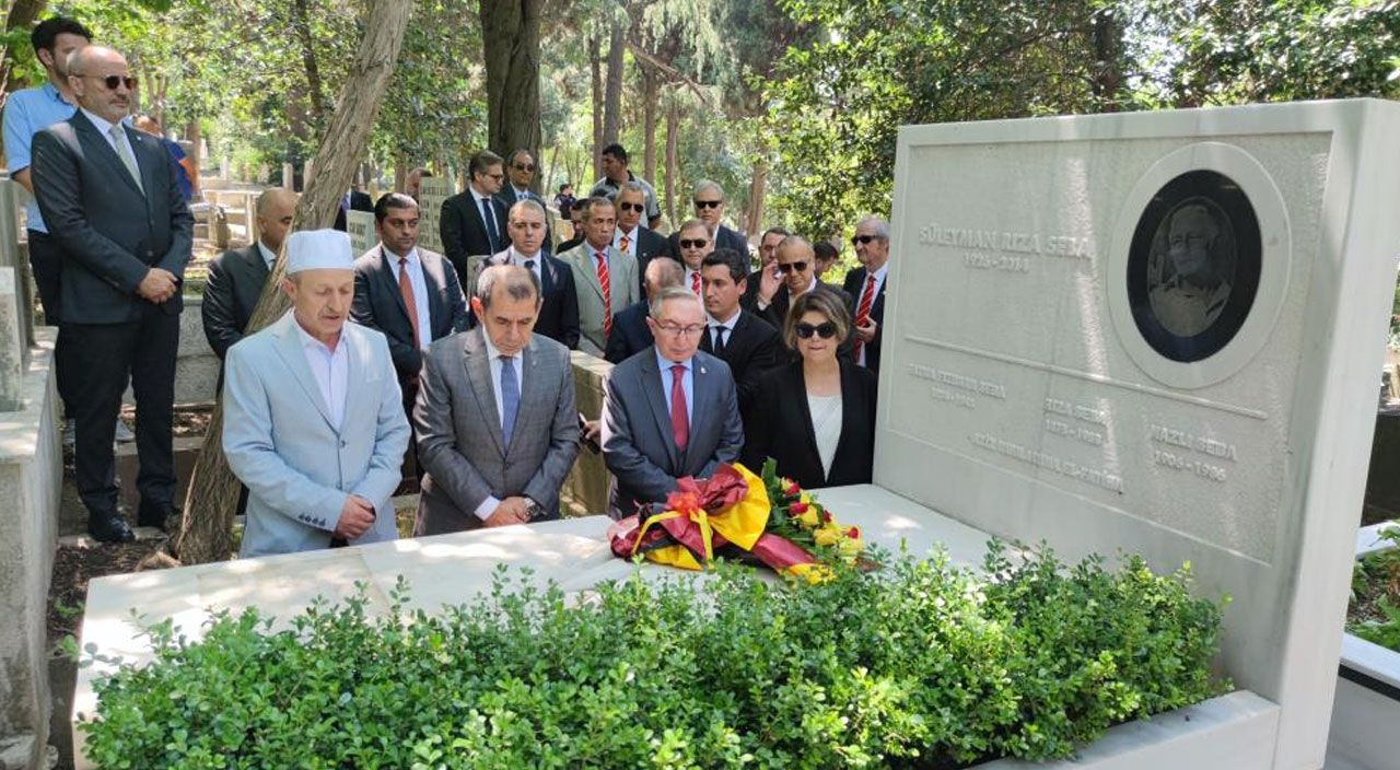 Galatasaray'da teknik direktör konusu bu akşam belli olacak... Dursun Özbek açıkladı