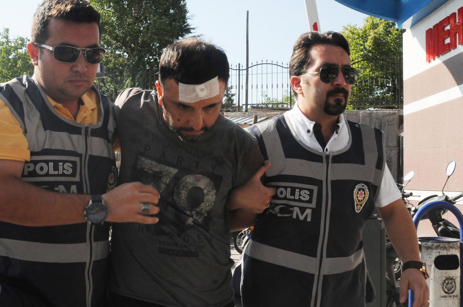 Darbeci Albaylar İstanbul'a gönderildi