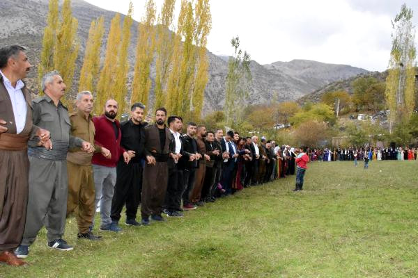 Irak sınırındaki düğün Halayı, Drone ile görüntülenebildi