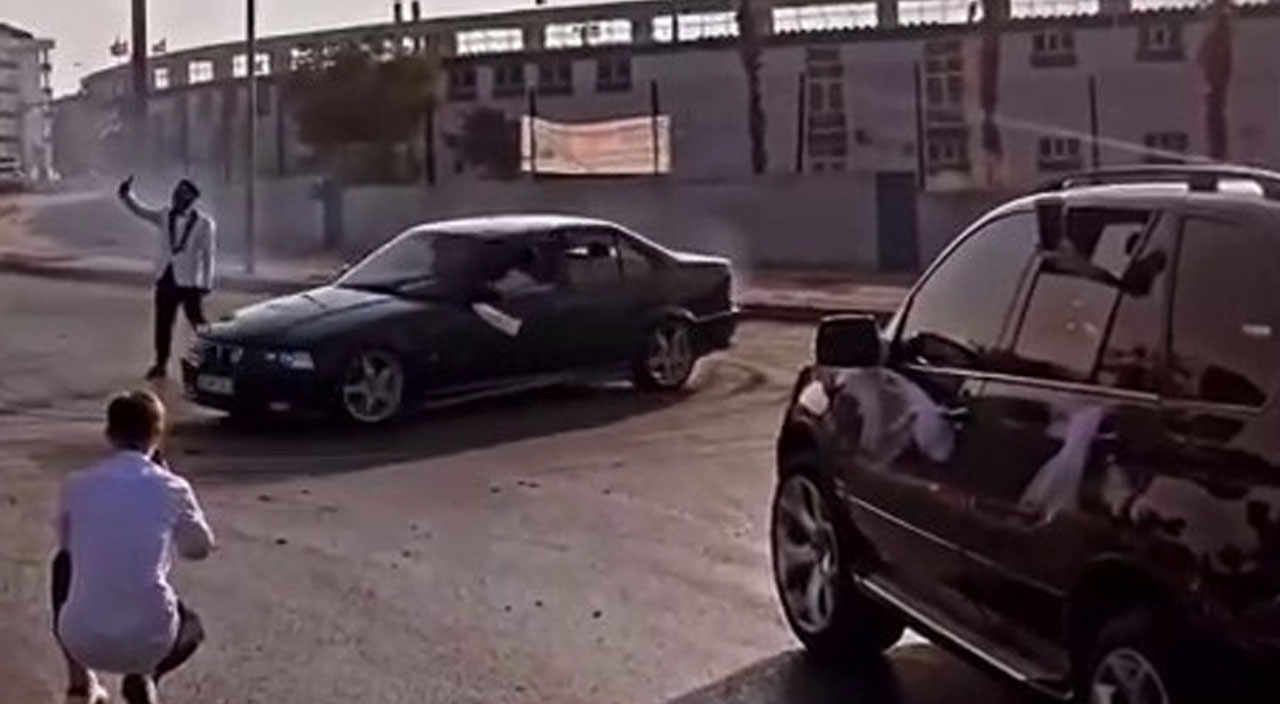 Driftli düğün konvoyu, trafiği birbirine kattı