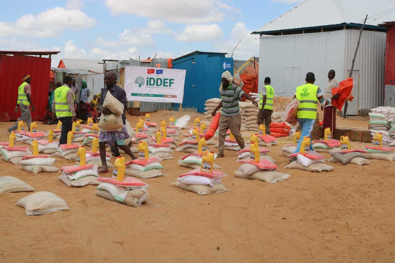 İDDEF, Somalili sel mağdurlarının yaralarını sarıyor