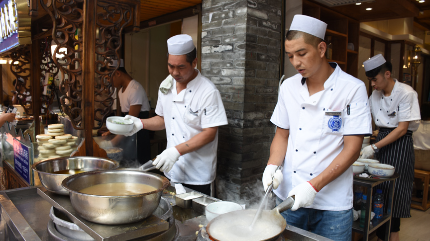 Çin'de ramazan lezzetlerinin adresi 'Müslüman caddesi'