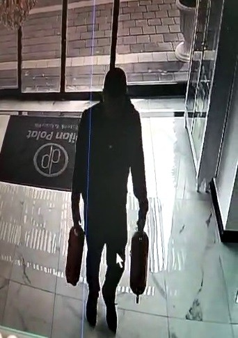 Sivas'ta ilginç dolandırıcılık! Hem parası hem yangın tüpleri çalındı