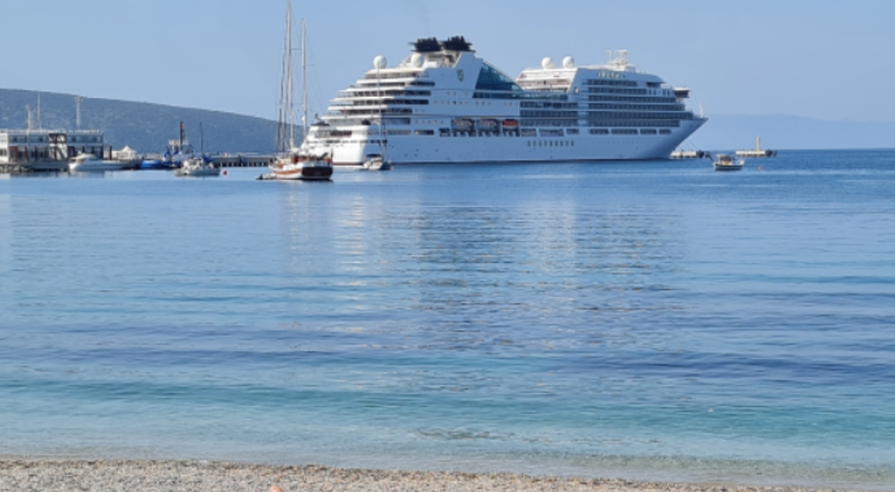 Bodrum'a ’Seabourn Encore’ gemisi 237 yolcuyla geldi