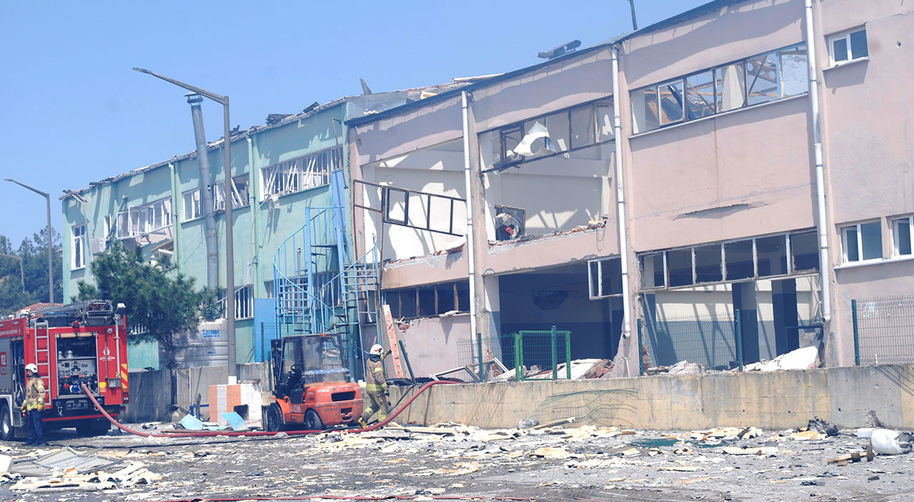 Tuzla'da boya fabrikasında yangın: 3 işçi hayatını kaybetti, 9 yaralı