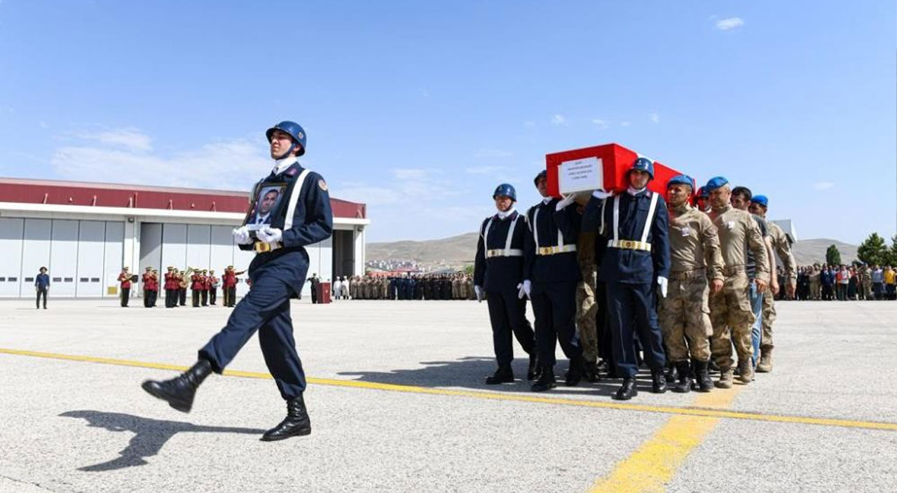 Şehit Jandarma Uzman Çavuş Mustafa Bozkurt dualarla uğurlandı