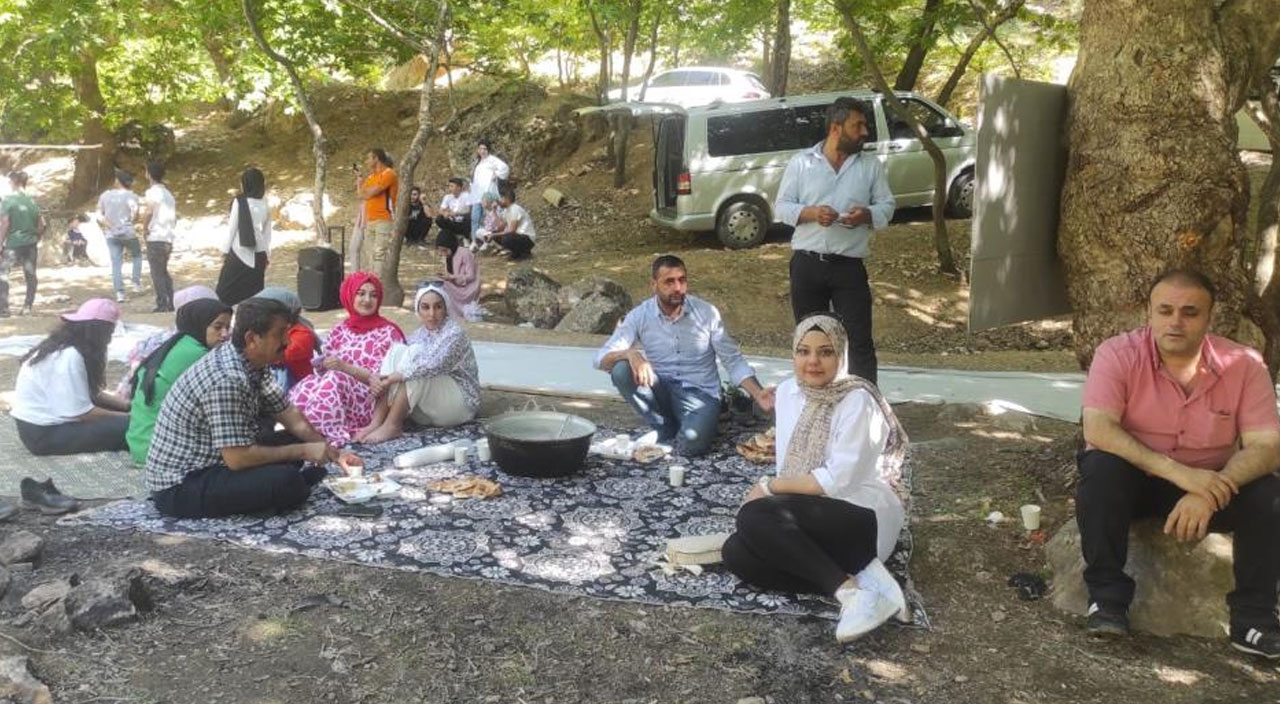 Terörden temizlenen dağlarda gençlerin piknik eğlencesi