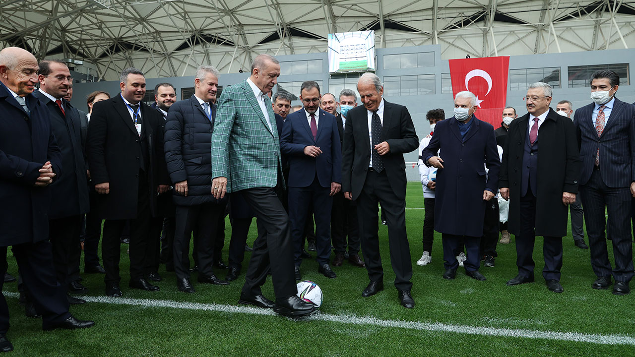 Açılışını Erdoğan yaptı: Alsancak Stadyumu'nun ismi belli oldu Açılışını Erdoğan yaptı: Alsancak Stadyumu'nun ismi belli oldu