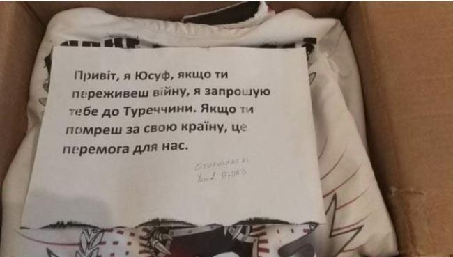 Ukrayna'ya gönderilen yardım kutusundan çıkan not herkesi duygulandırdı