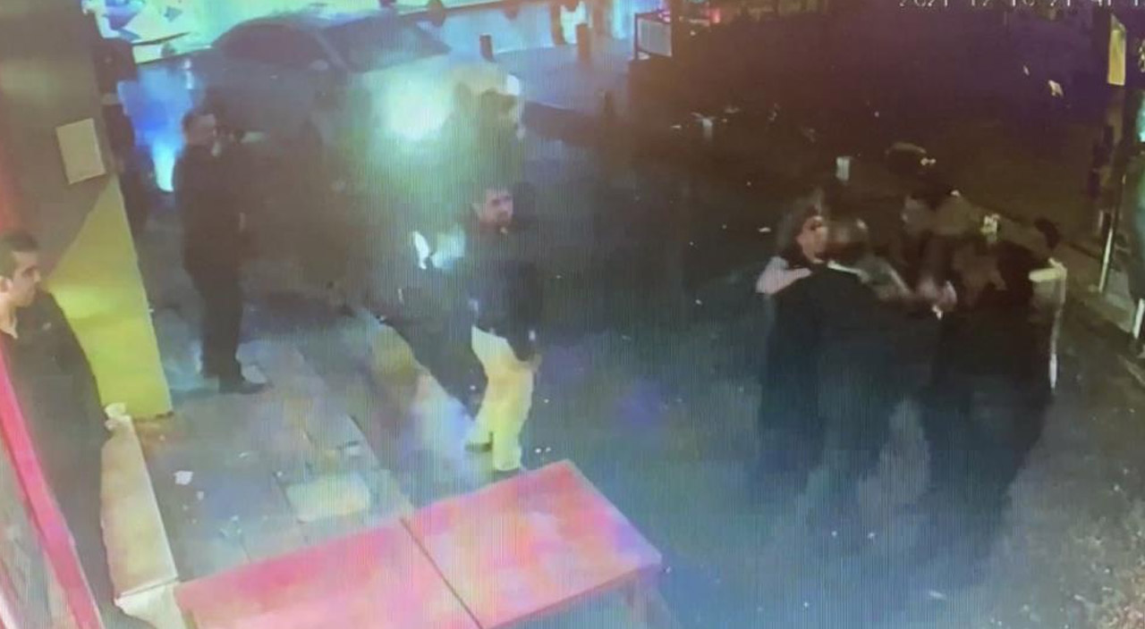 Düğün savaşa döndü: Gelinlikle kavgaya koştu