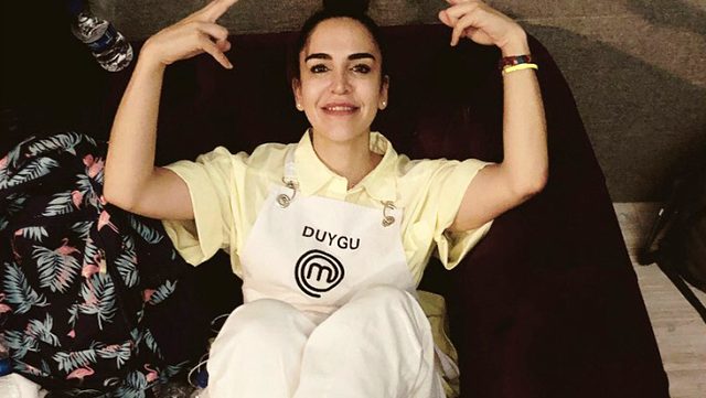 Masterchef Duygu, 'beni aldattı' dediği nişanlısı ile evlendi!