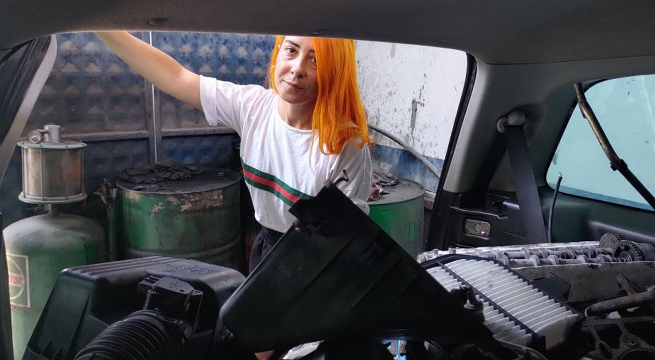 Yeni araba hayaliyle aldığı araçtan çıkanlar genç kadına hayatının şokunu yaşattı