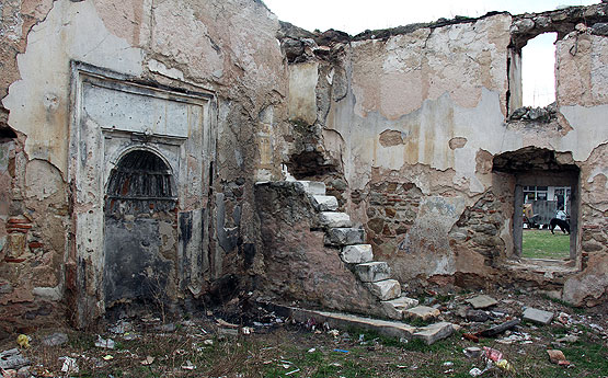 Pirlepe'nin Osmanlı camisi onarılmayı bekliyor