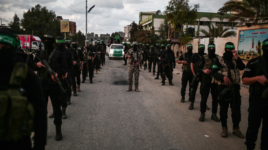 Hamas'ın kuruluş yıl dönümünde askerî geçit töreni düzenlendi