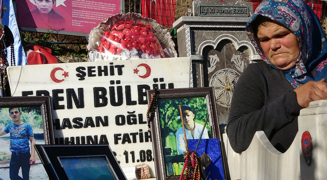 Eren Bülbül karakterini canlandıran Taşdemir: Annesi beni oğluna benzettiği için sarılıp ağlıyordu