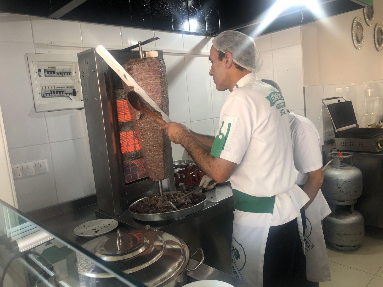 Bu yarışmada herkes kazanıyor! 25 porsiyon et döneri yiyen altını kapıyor